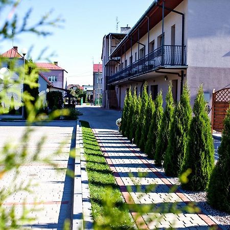 Villa Centrum Mlodosci Августув Экстерьер фото