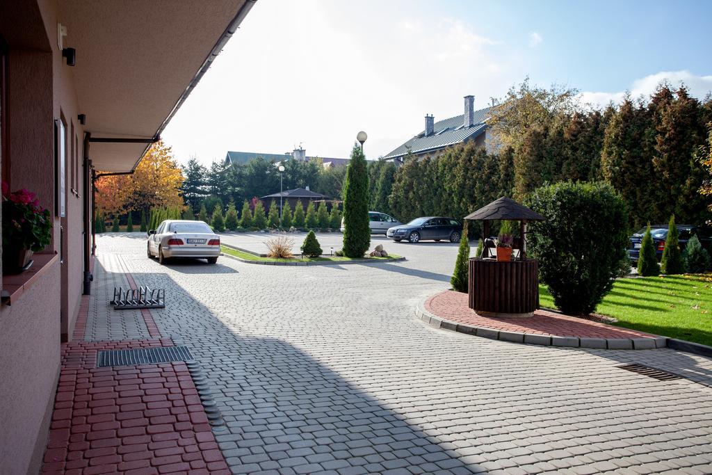 Villa Centrum Mlodosci Августув Экстерьер фото