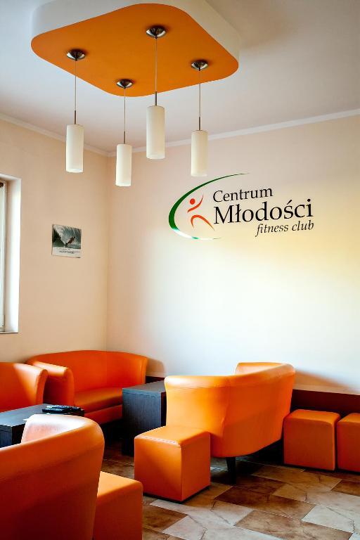 Villa Centrum Mlodosci Августув Экстерьер фото