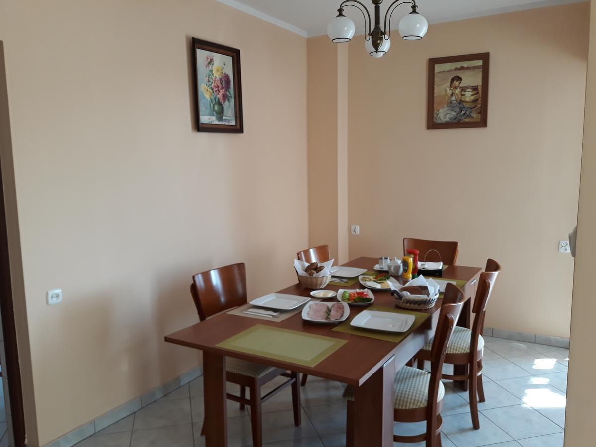 Villa Centrum Mlodosci Августув Экстерьер фото